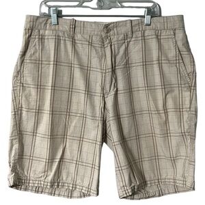 Weatherproof Men’s Shorts Beige/Cream/Tan Plaid Shorts Men’s Size 38